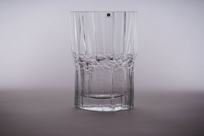 001. Iittala 'Pallas' maljakko. Tapio Wikkala.