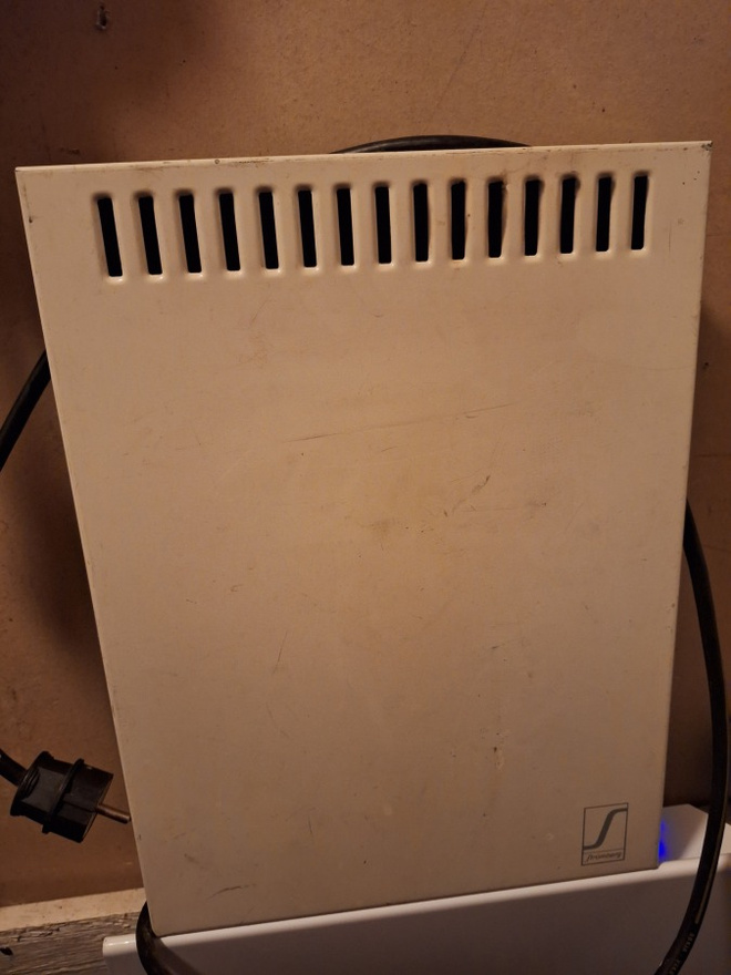 Strömberg sähköpatteri 300W (johto noin 1,8m)