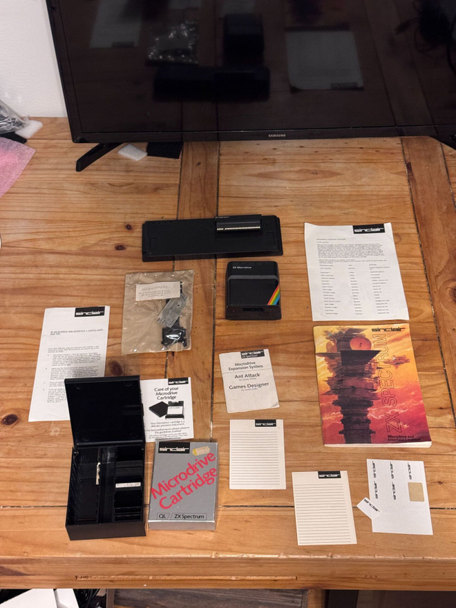 Sinclair ZX Interface1 + Microdrive + tarvikkeet testaamaton