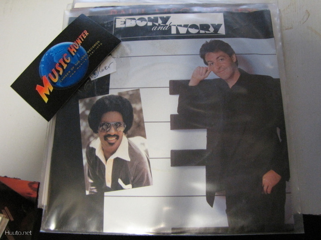 PAUL MCCARTNEY- EBONY AND IVORY/ RAINCLOUDS 7'' SINGLE SAKSA