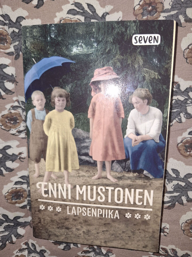 Enni Mustonen : Lapsenpiika,pokkari