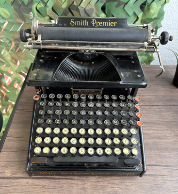 Smith Premier No.10 kirjoituskone (yli 100v vanha)