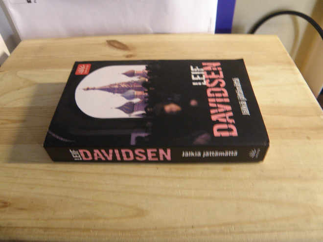Leif Davidsen Jälkiä jättämättä  (nidottu)