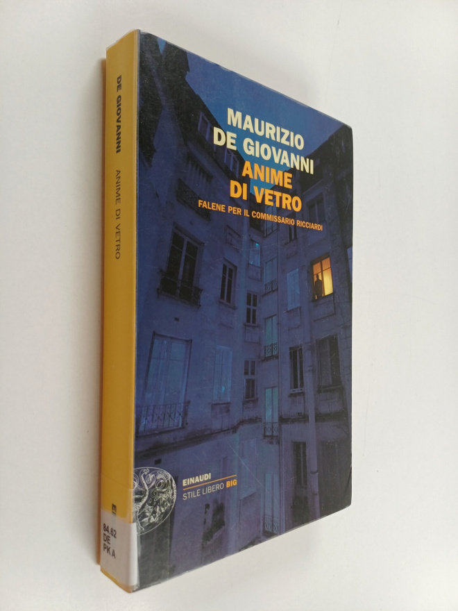 Maurizio De Giovanni : Anime di vetro : Falene per il com...