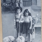 Lapset taluttavat possuja, vanha mv pk, p. 1914 - pikkukuva 1