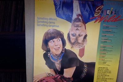 SOMETHING WILD  ::  FILM SOUNDTRACK  ::  VINYYLI  LP  1986 !