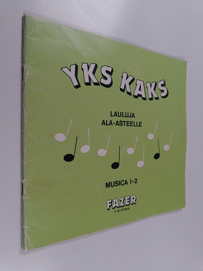 Musica 1-2 : Yks kaks lauluja ala-asteelle
