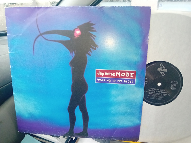 12" maxisingle Depeche Mode  : Walking in my Shoes ( SIS POS
