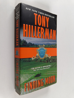Tony Hillerman : Finding Moon