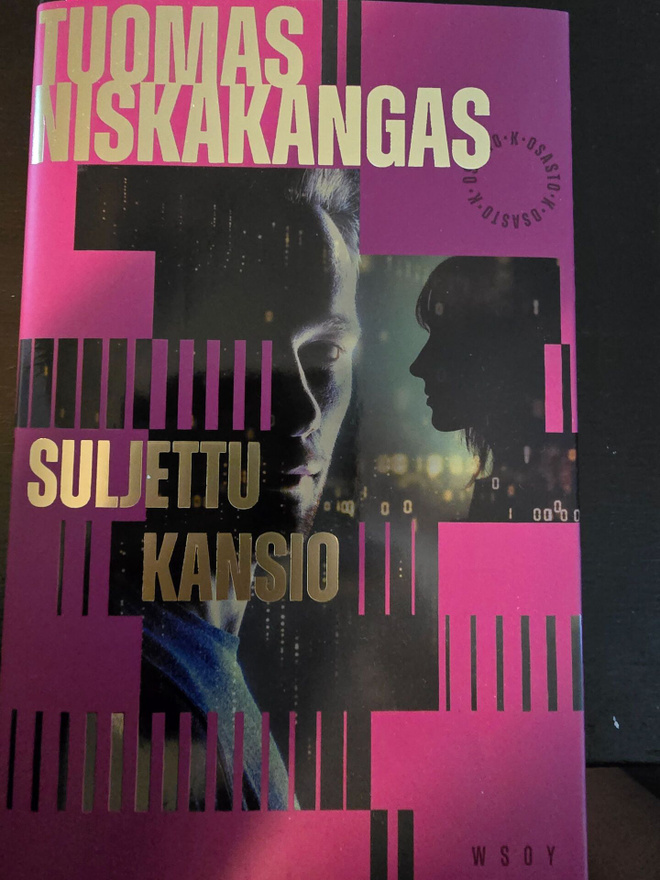 Tuomas Niskakangas: Suljettu Kansio UUSI!