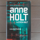 Kuoleman Tahdissa (Anne Holt 2010/2011) - pikkukuva 1