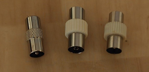 Antennijohdon liitin adapterit