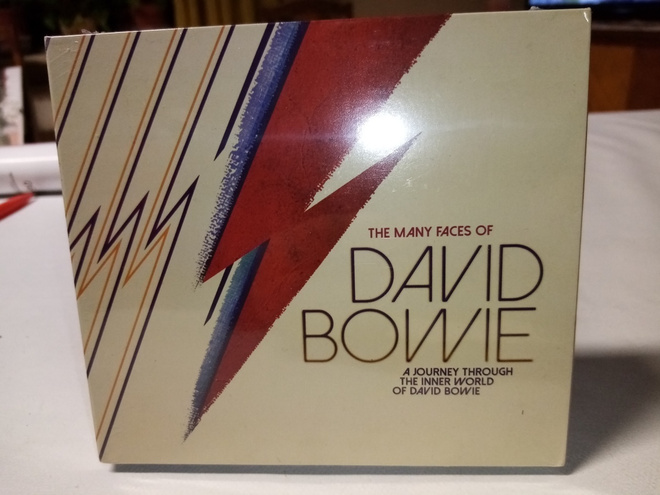 3CD THE MANY FACES OF DAVID BOWIE ( UUSI) SIS POSTIKULU