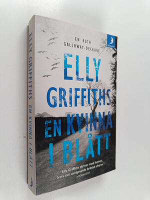 Elly Griffiths : En kvinna i blått