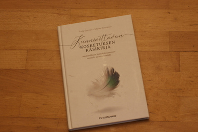 Tuula Styrman Kunnioittavan kosketuksen käsikirja #10