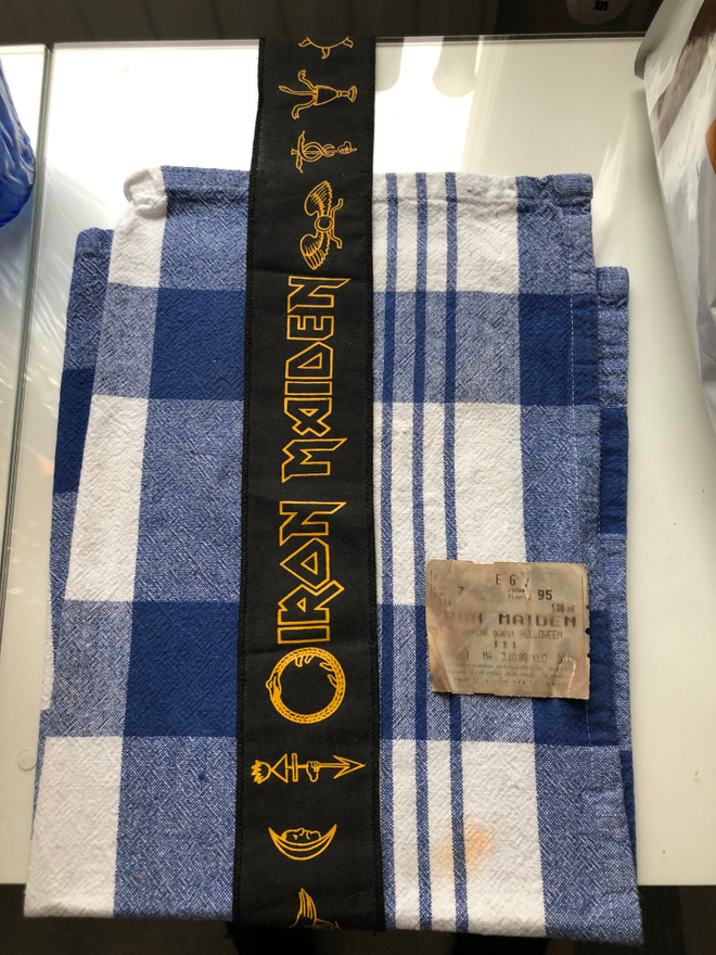 Iron Maiden-otsanauha/fanihuivi. 1988.