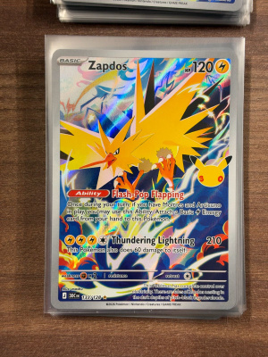Pokemon Zapdos (30C 133)