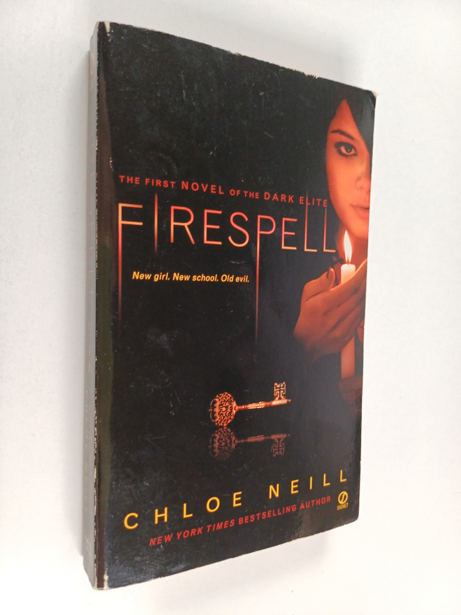 Chloe Neill : Firespell - A Novel of the Dark Elite