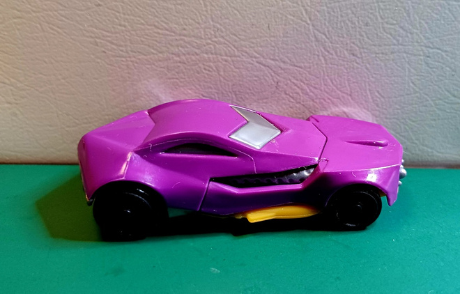 Pieni leluauto, violetti -- Small toy car, purple