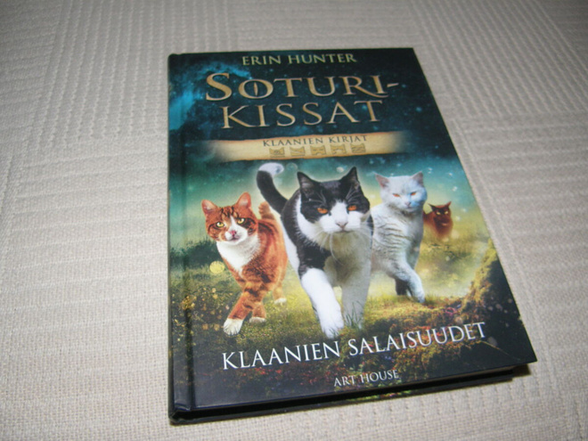 Erin Hunter sorturikissat Klaanien salaisuudet