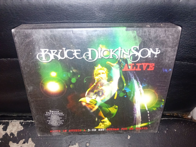 2 CD Bruce Dickinson  : ALIVE  ( UUSI ) SIS POSTIKULU