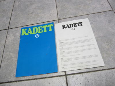 VANHA HIENO AUTOESITE 80 LUKUA OPEL KADETT ( SUOMENKIELINEN