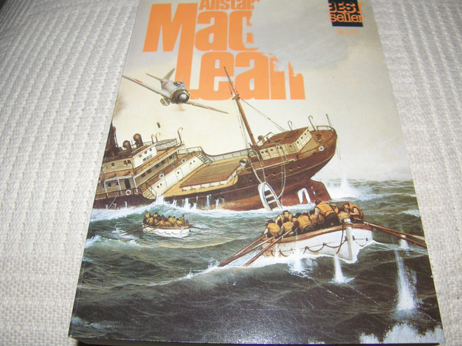 Alistair MacLean Pako yli Jaavan meren  -nid