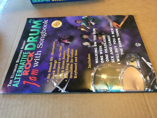 ROCK DRUM JAM WITH SONGBOOK HYVÄ