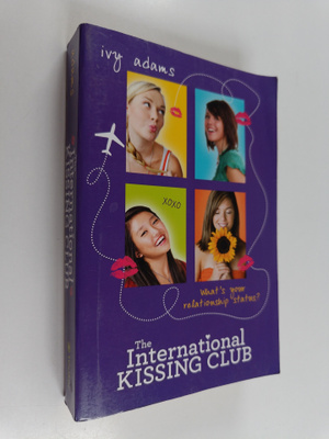 Ivy Adams : The International Kissing Club