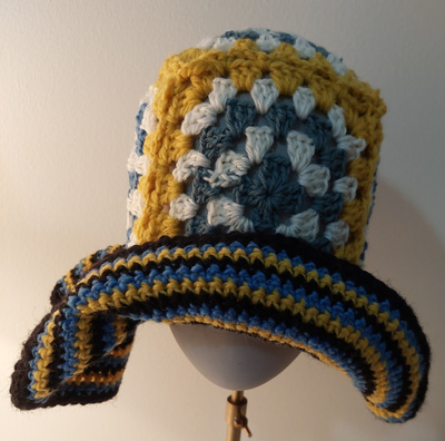 Alina´s Handmade käsin virkattu hattu moniväri
