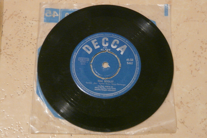 Olavi Virta: Tom Dooley / Kotilaaksomme - single v.1959