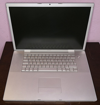 MacBook Pro A1261, 17"