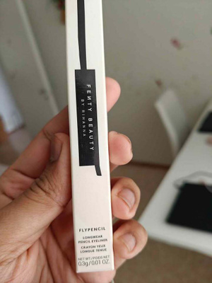 Fenty Beauty Flypencil / Eyeliner (In Big Truffle 05)