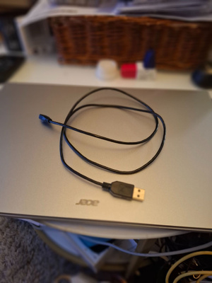 USB-E kaapeli