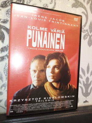DVD Kolme väriä - punainen ( SIS POSTIKULU)