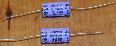 2kpl Jamo elektrolyyttikondensaattoreita