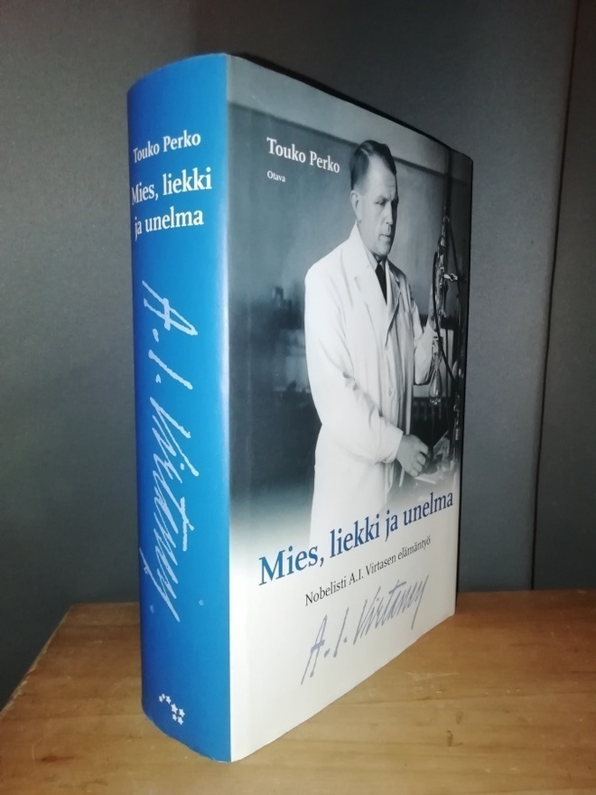 Mies, liekki ja unelma - A. I. Virtanen - Touko Perko