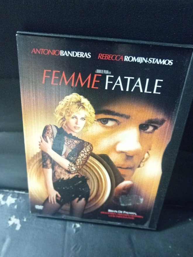 DVD Femme Fatale ( SIS POSTIKULU )