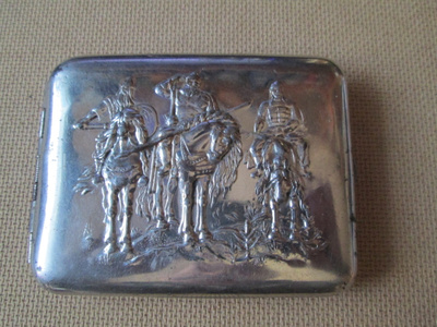 Ukraina: vintage metallinen savukekotelo