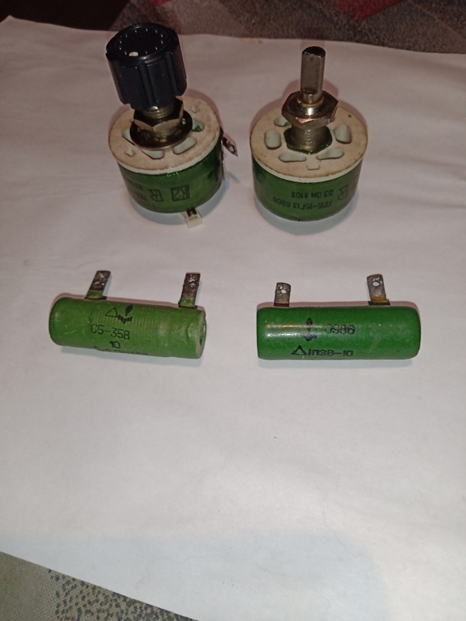 Lankavastus potentiometri 33 Ohm. + tehovastus 10 ja 5,6 Ohm