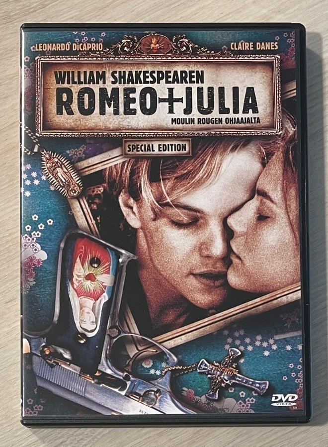 Romeo + Julia (1996) Leonardo DiCaprio & Claire Danes