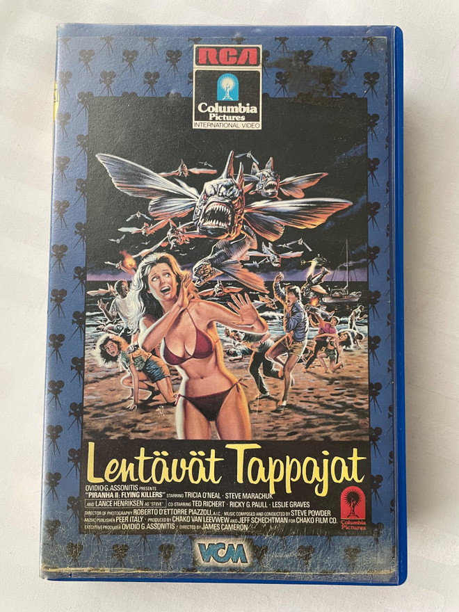 VHS: Lentävät tappajat - PiranhaII/Flying killers