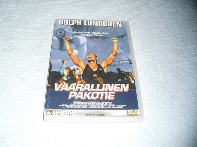 VAARALLINEN PAKOTIE (Dolph Lundgren) 1994***