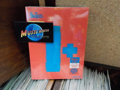 BEATLES - 1 + 2DVD + CD UUSI KORKKAAMAON MUOVEISSAAN