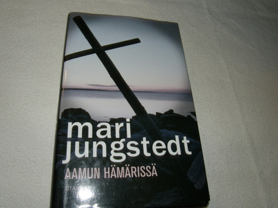 Jungstedt Aamun hämärissä -sid