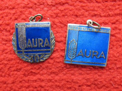 2 x Vakuutusyhtiö Aura