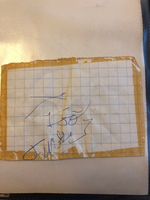 Peer Günt nimikirjoitukset pienillä paperilapuilla