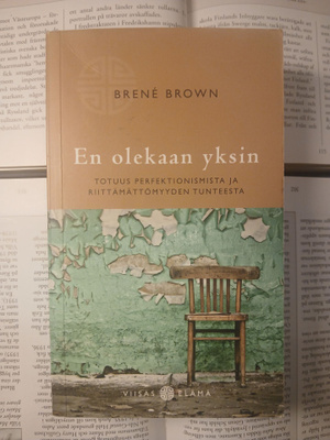 Brene Brown - En olekaan yksin (pokkari)