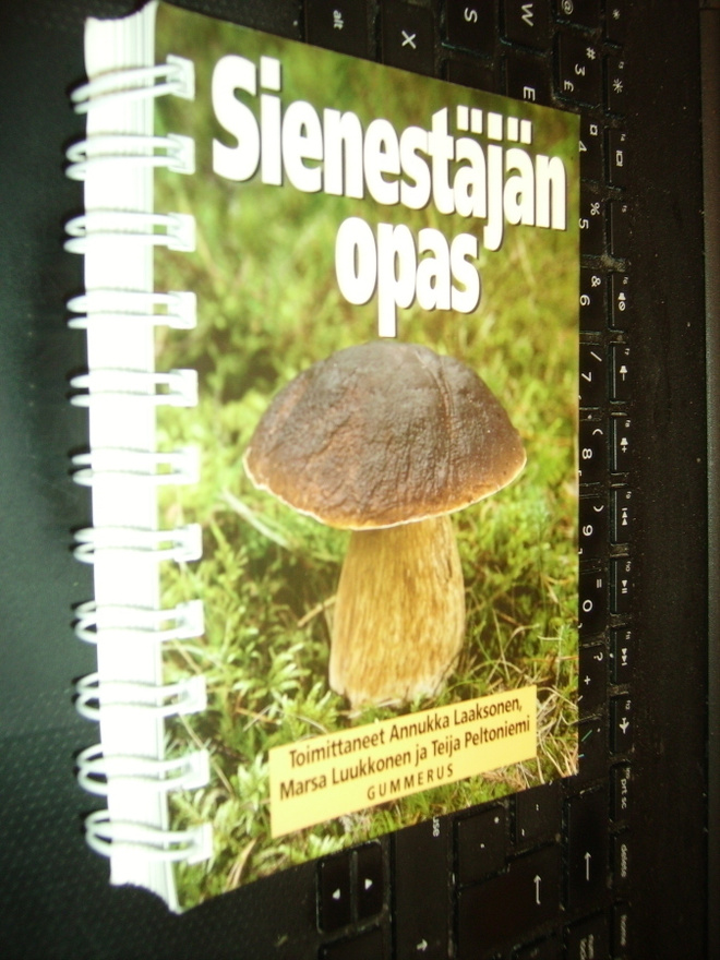 Laaksonen : Sienestäjän opas ( 14 p. 2008 ) Sis. postikulut
