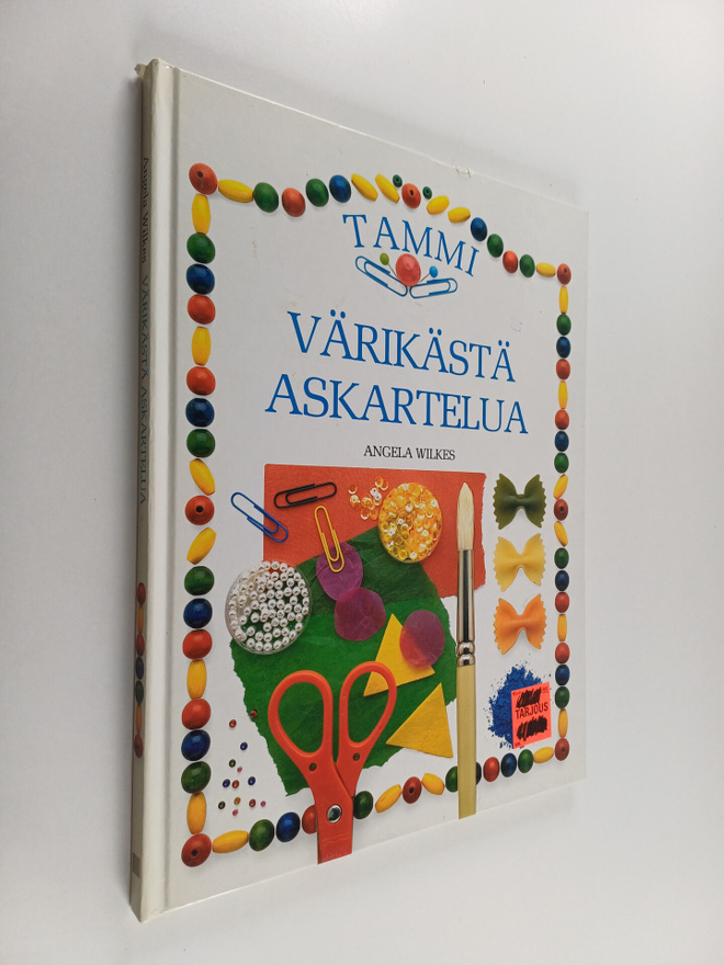 Angela Wilkes : Värikästä askartelua